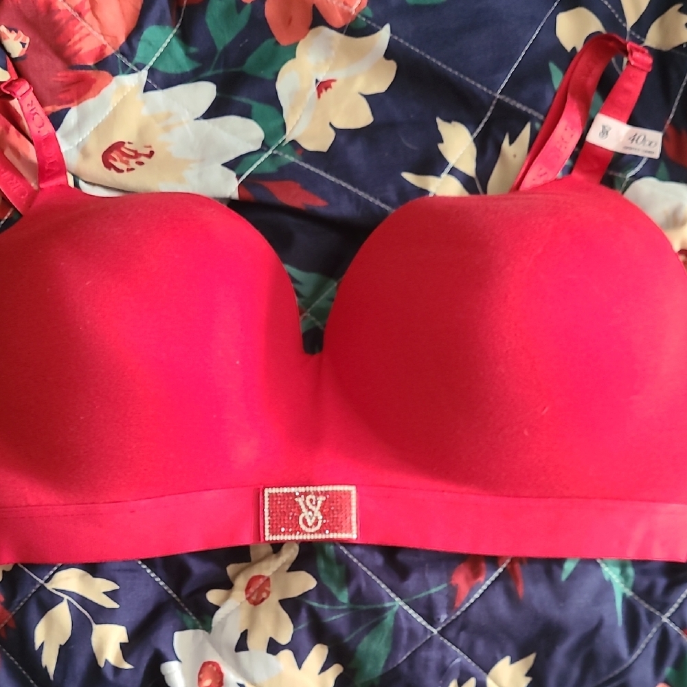 Victoria's Secret Vibrant Red Bra